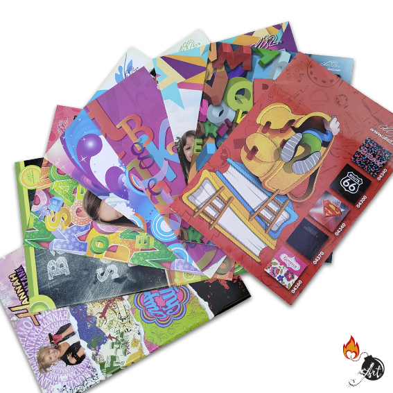 Foto de catálogos escolares para la empresa Dis2 del grupo Busquets Gruart.